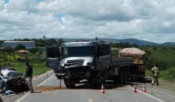 Motorista morre após ficar preso a ferragens em acidente na BR 235