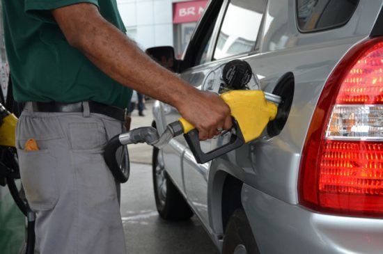 Preços da gasolina e diesel sobem nas refinarias nesta terça-feira, 9