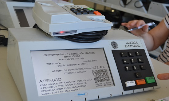 Urnas eletrônicas começam a ser preparadas para 2º turno das eleições