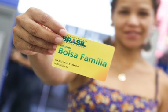 Bolsa Família terá valor extra de R$150 por criança de até seis anos
