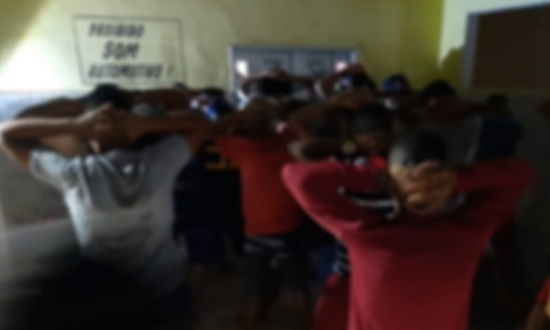 PM interrompe festa com cerca de 40 pessoas na Barra dos Coqueiros
