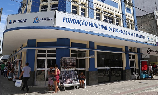 Fundat recebe currículos para novas vagas de emprego em Aracaju