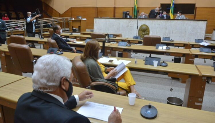Deputados aprovam intervenção de Canindé do São Francisco