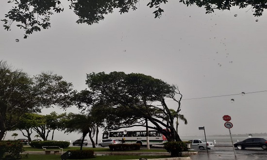 Meteorologia prevê chuva moderada na capital nas próximas 72h