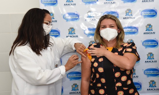 Vacinação começa na rede municipal; 10 mil pessoas serão imunizadas
