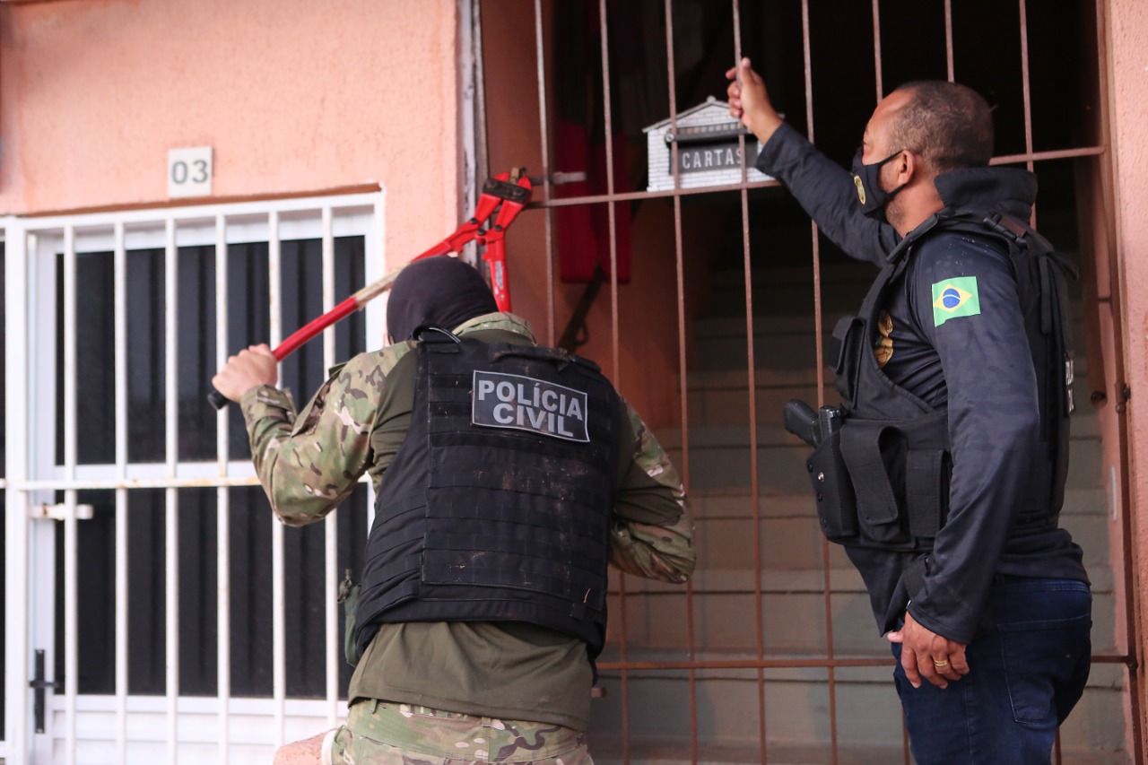 Denarc prende suspeitos de invadir residencial no Santa Maria