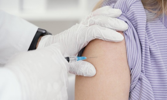 Intervalo entre vacinas contra covid-19 e gripe deve ser de 15 dias