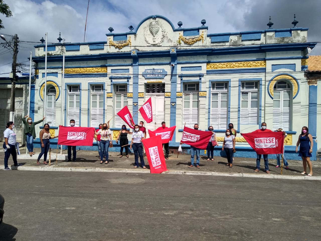 Em greve, professores de Itaporanga exigem pagamento do piso salarial