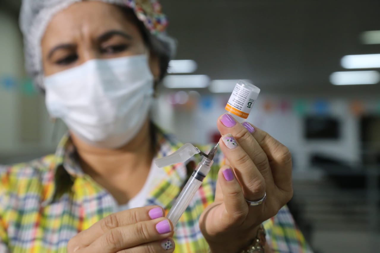 Aracaju começa a vacinar os jovens de 23 anos nesta quinta