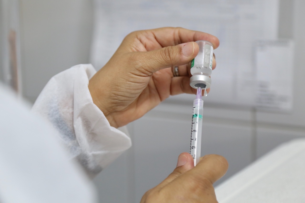 Aracaju segue vacinando os adolescentes de 17 anos sem comorbidades