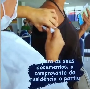 Servidora da Saúde de Aracaju é afastada após fingir aplicar vacina