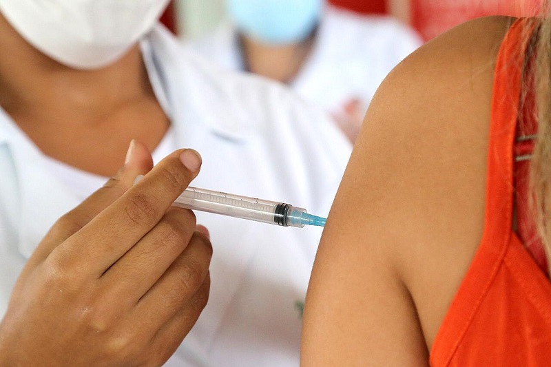Adolescentes de 12 anos já podem se vacinar em Aracaju nesta segunda