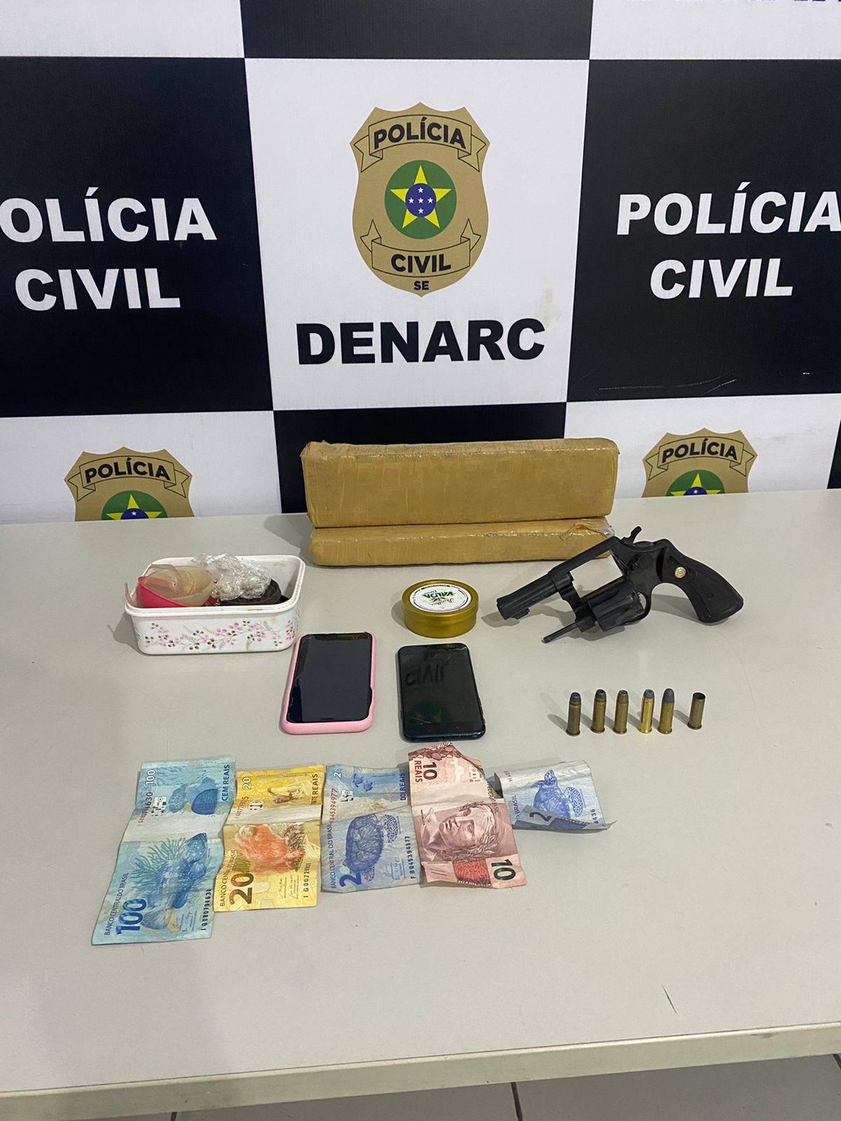 Polícia Civil fecha ponto de tráfico de drogas no Inácio Barbosa
