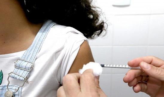 Aracaju continua vacinando crianças de 10 anos sem comorbidades