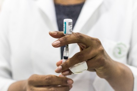 Fiocruz alerta para risco de retorno da poliomielite no Brasil