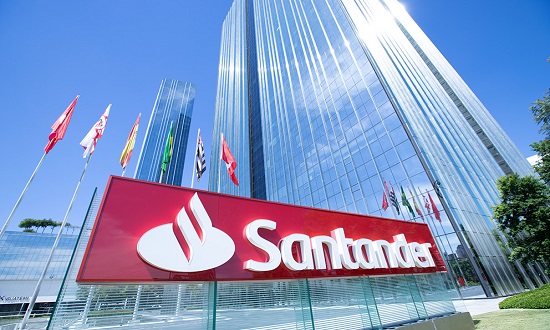 Santander amplia horário de atendimento nas agências em duas horas
