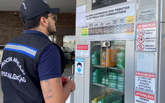 Procon Aracaju realiza fiscalização em postos de combustíveis