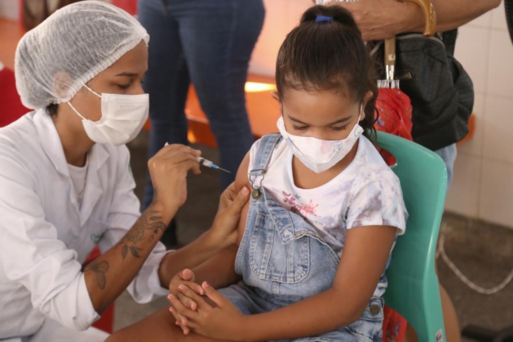 Vacinação contra pólio e covid-19 é ofertada neste sábado em Aracaju