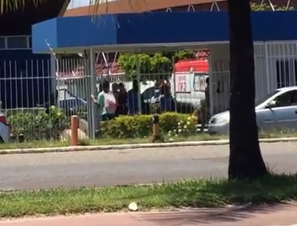 Mulher é baleada com três tiros pelo ex esposo no local de trabalho O que é notícia em Sergipe