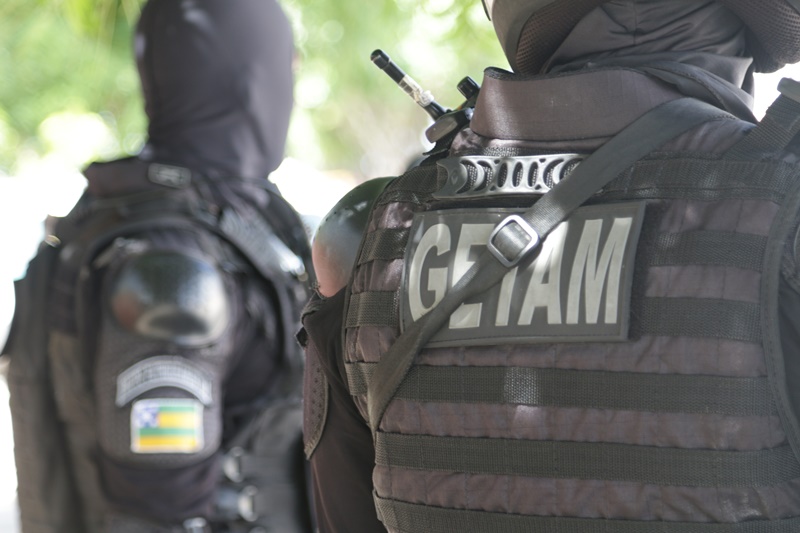Polícia Militar prende suspeito de tráfico de drogas em Aracaju