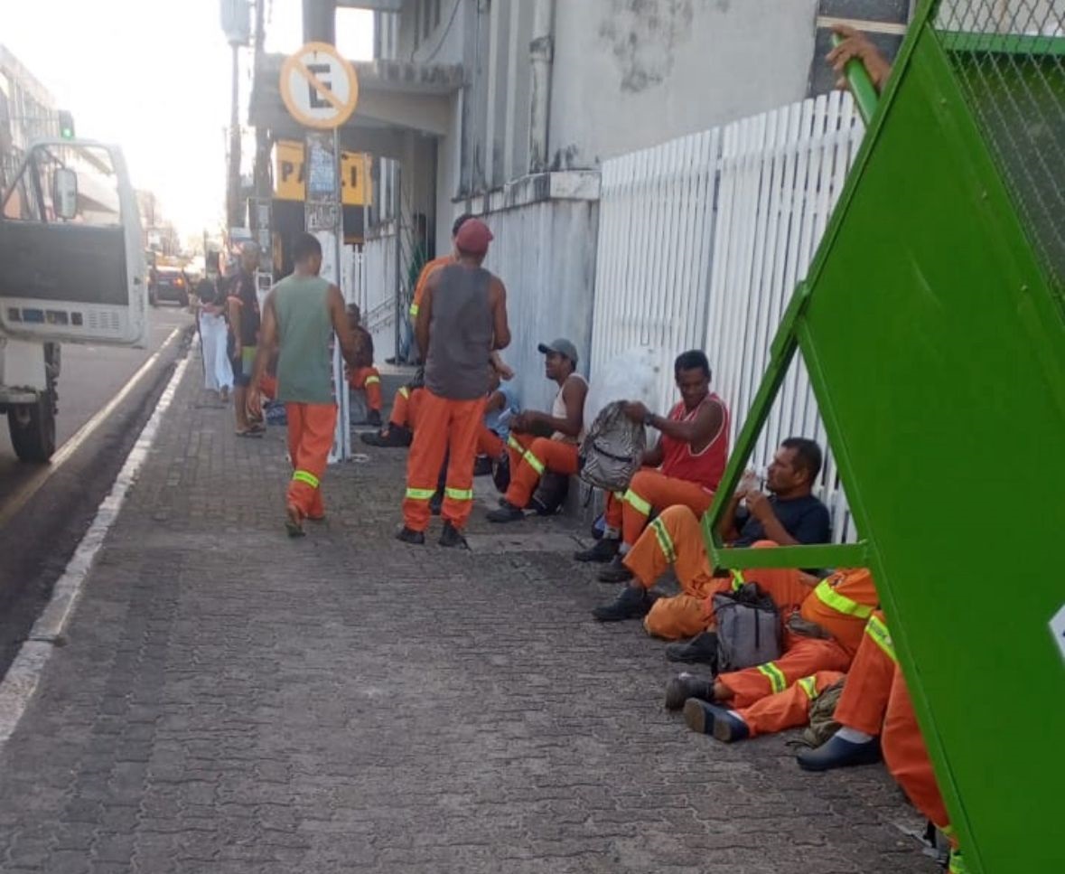 Cerca de 400 agentes de limpeza de Aracaju podem paralisar atividades