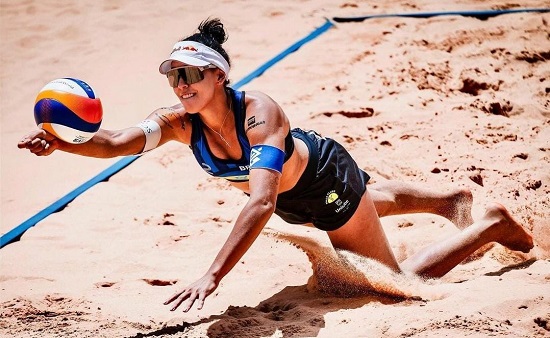 Duda é eleita melhor jogadora de vôlei de praia do mundo - O que é