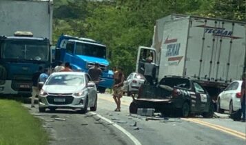 Acidente entre caminhão e caminhonete deixa vítima ferida em Socorro