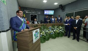 Airton Martins toma posse para o 4º mandato na Barra dos Coqueiros