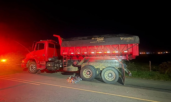 Motociclista morre após colisão seguida de atropelamento em Glória