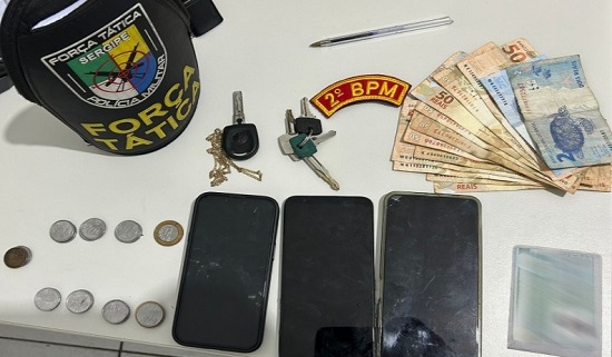 Homens são presos com 24 placas de telecomunicação e cabos de cobre