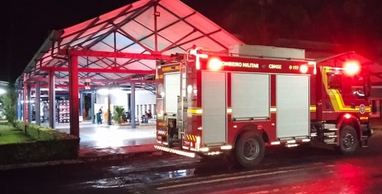 Fogo em fábrica de calçados assusta moradores de Frei Paulo
