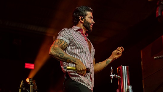 Gusttavo Lima fecha Arraiá do Povo neste domingo na Orla da Atalaia