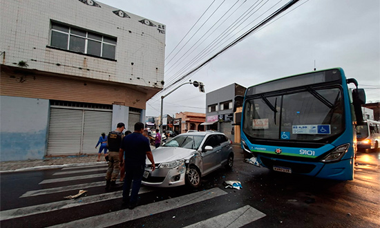 Acidente em Aracaju Desliga Semáforos e Causa Caos no Trânsito