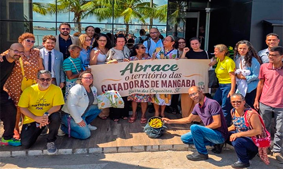 Catadoras de Mangaba Protestam em Votação de Terreno