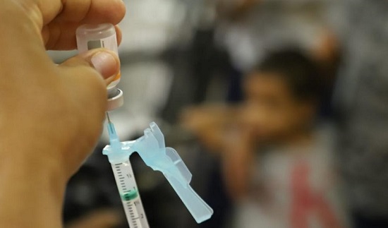 Aracaju amplia vacinação com novo imunizante contra pneumonia e meningite