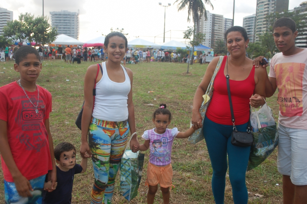 Criançada se diverte com jogos populares no Parque da Sementeira, IMD