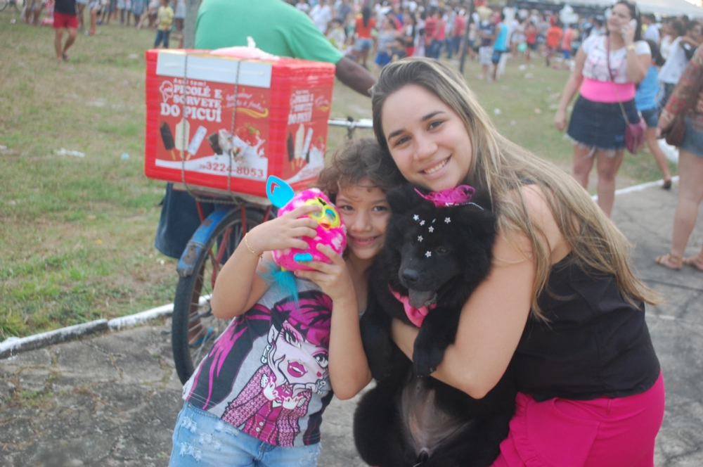 Criançada se diverte com jogos populares no Parque da Sementeira, IMD