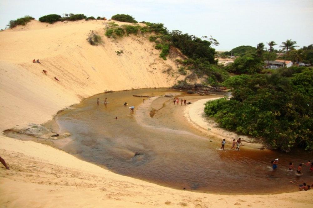 Pirambu (SE): Praia, dunas e cachoeira - O que é notícia em Sergipe